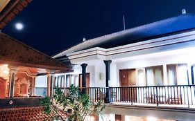 Agus Beach Inn