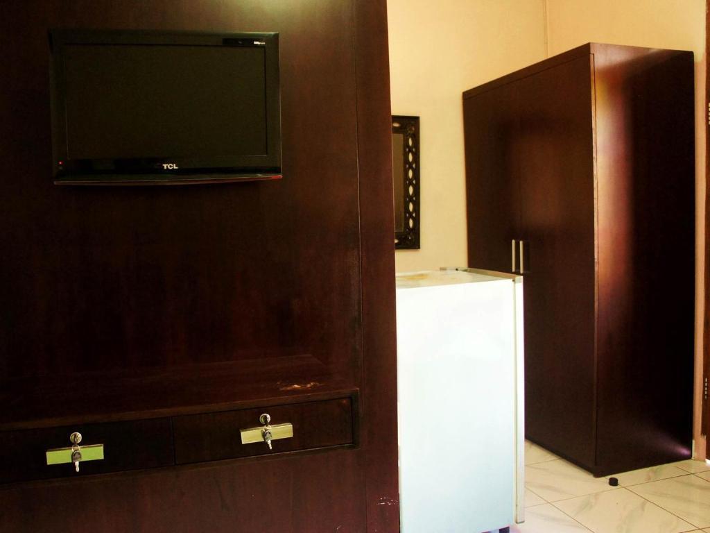 Agus Beach Inn Kuta  Room photo